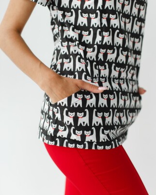 Медицинский костюм с принтом женский Топаз Cats black/red 138-341-568 (6613252) фото 5