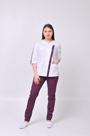 Костюм медицинский Клеопатра+ Бр. зауженные. COTTON. Белый / баклажан (544636) фото 1