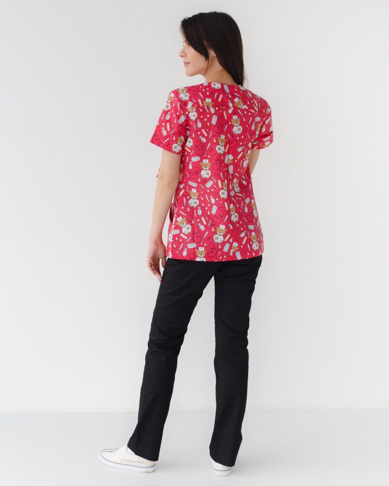 Медицинский костюм с принтом женский Топаз Bear red/black 138-343-559 (6613257) фото 2