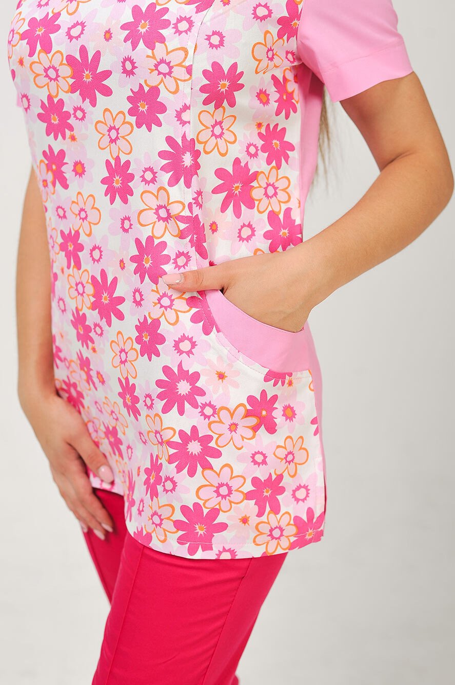 Костюм медицинский И-30+ Бр. зауженные. COTTON. Розовый / цветы / малина (544682) фото 5