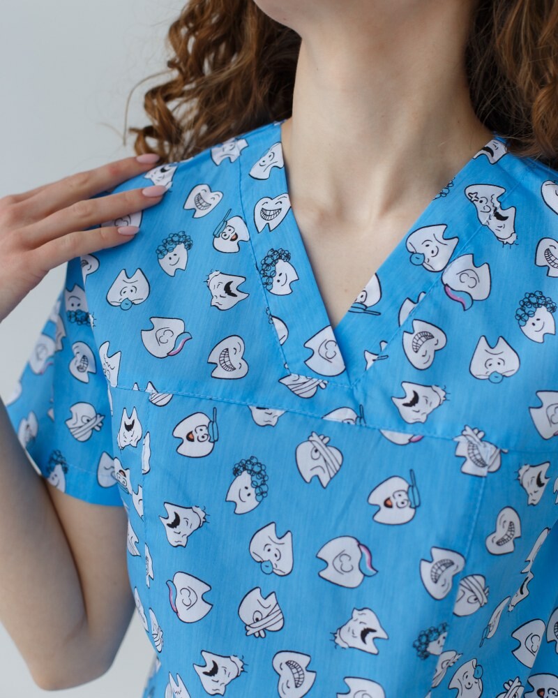 Медицинский костюм с принтом женский Топаз Dentist blue/white 137-324-776 (6613278) фото 4