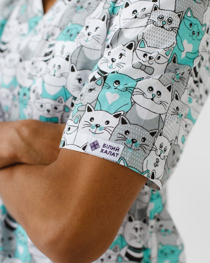 Медицинский костюм с принтом мужской Гранит Коты серый  131-408-644 (6613709) фото 6