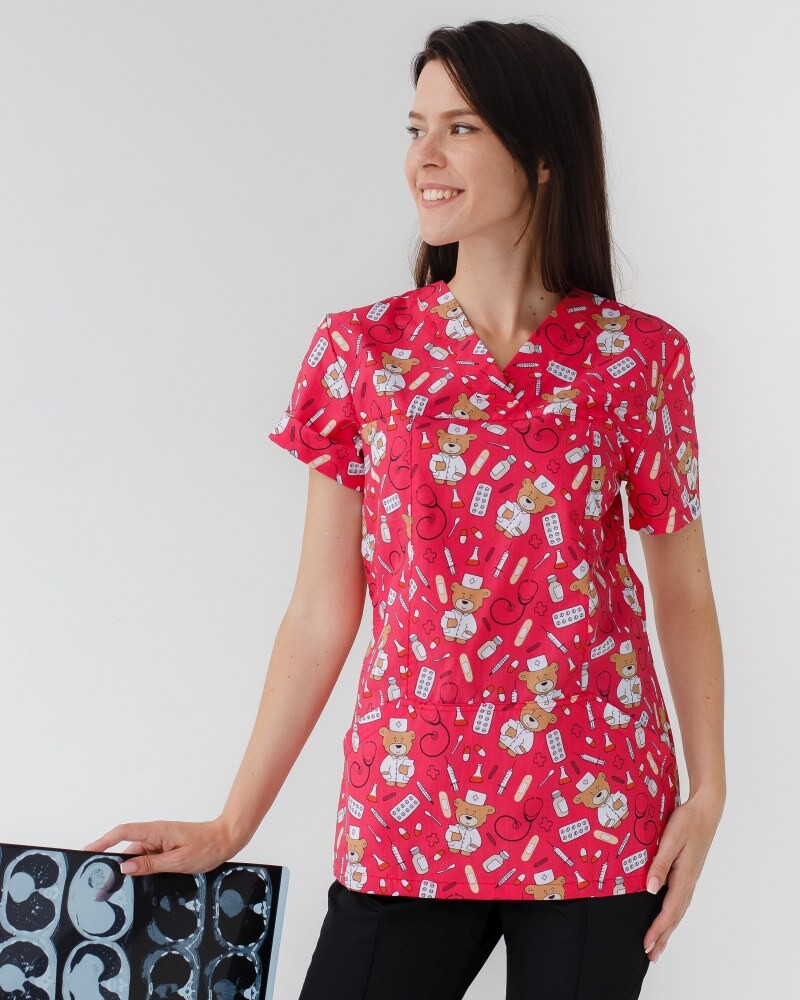 Медицинский костюм с принтом женский Топаз Bear red/black 138-343-559 (6613257) фото 3