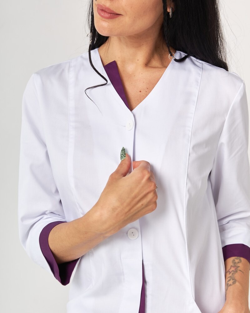 Medical gown women's Olivia buttoned white-purple 159-346-677 (6613586) фото 5