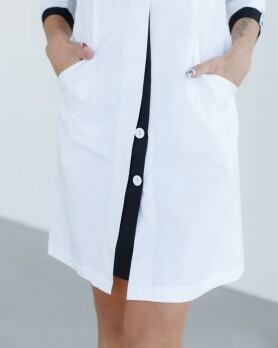 Medical gown women's Olivia buttoned white-black 159-347-677 (6613587) Medical gown women's Olivia buttoned white-black 159-347-677 (6613587) фото 5
