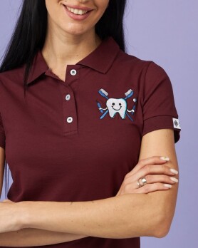 Медицинское поло женское вишневое с вышивкой Зубик 147-416-636 (6613411) Медицинское поло женское вишневое с вышивкой Зубик 147-416-636 (6613411) фото 2